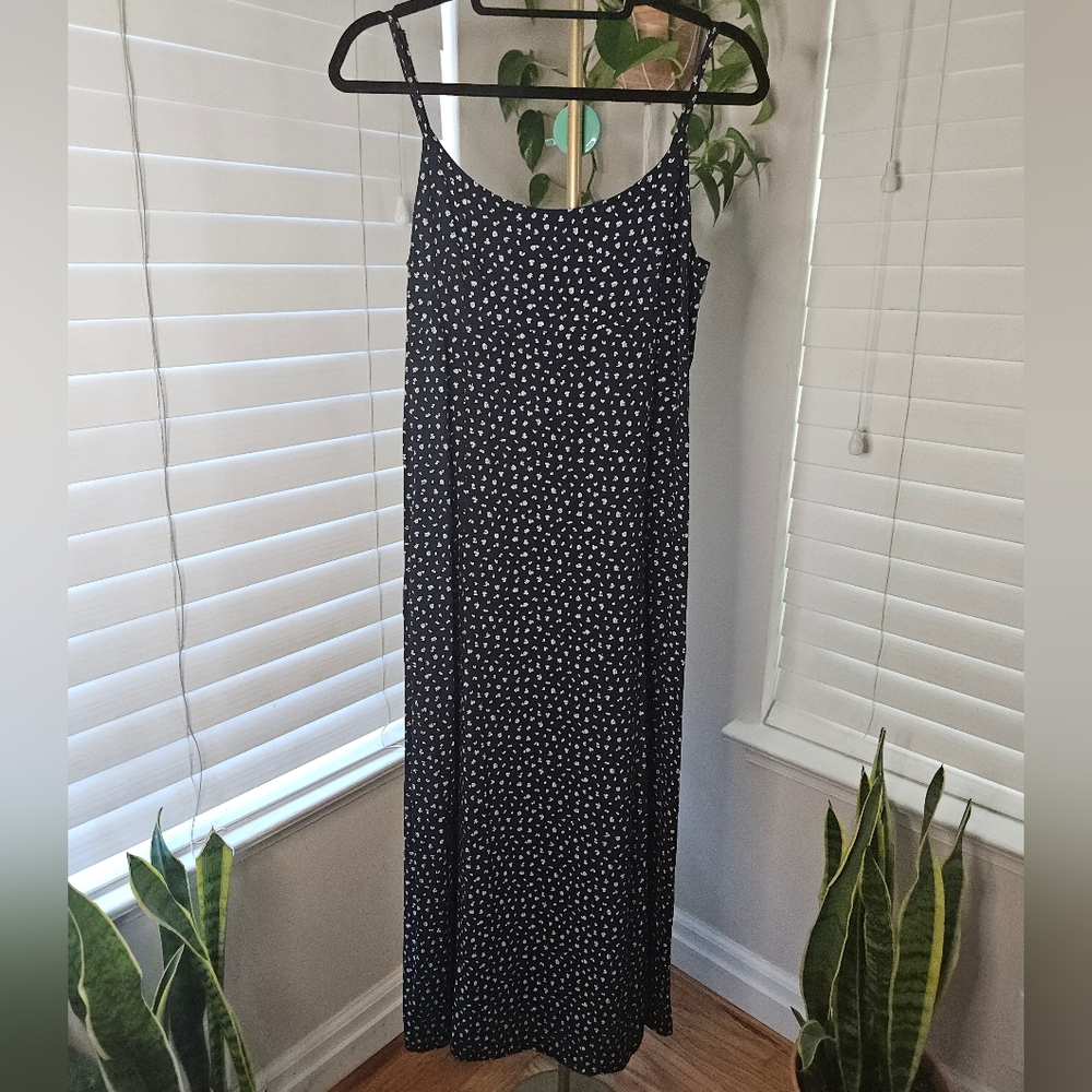 Brandy Melville Navy and White Floral Midi Dress
